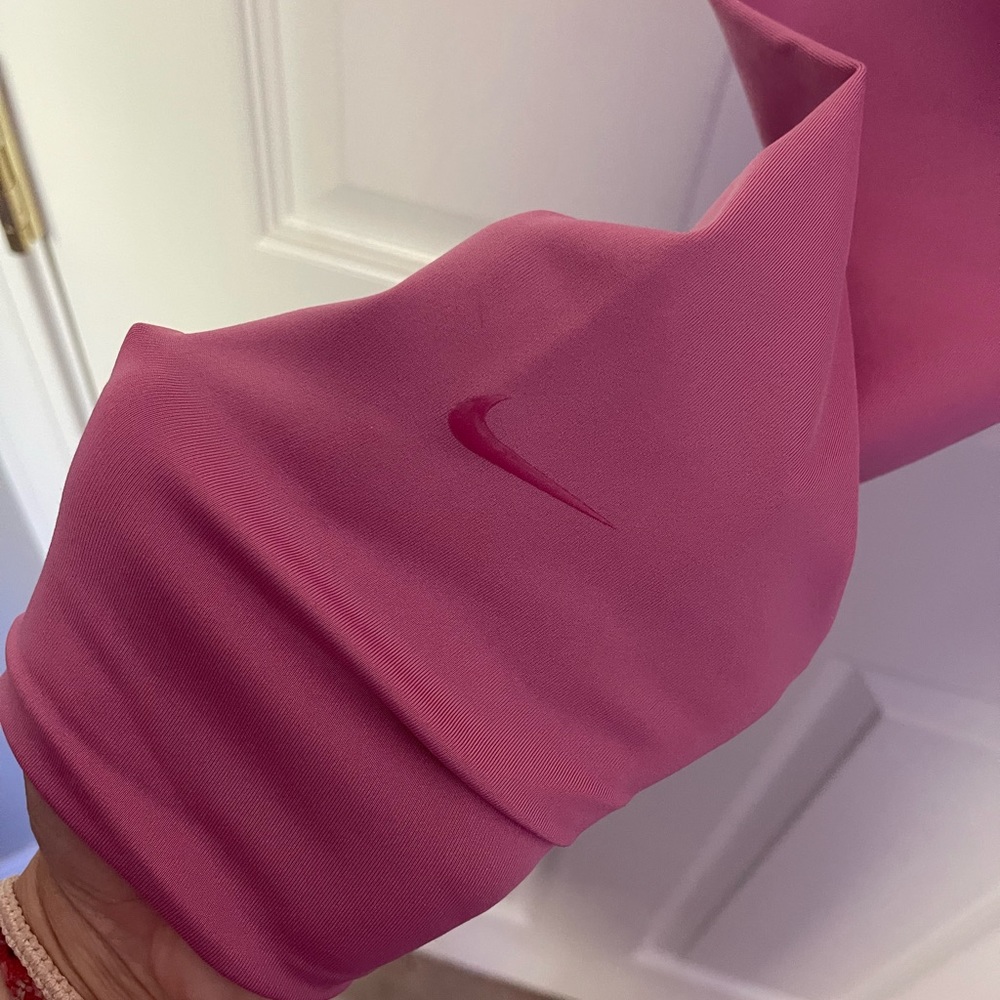 Pink Nike leggings